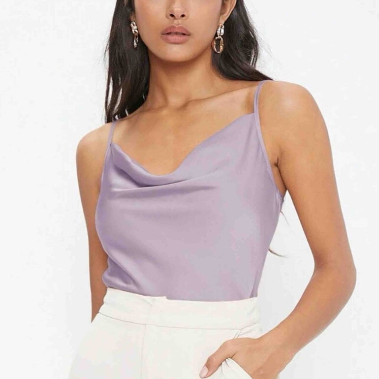 Blusa satinada tirantes de Shein de segunda mano GoTrendier