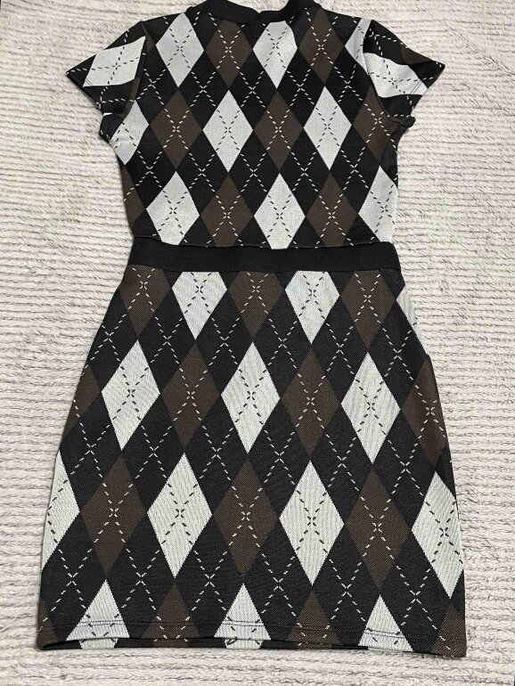 Vestido café rombos corto de H&M de segunda mano GoTrendier