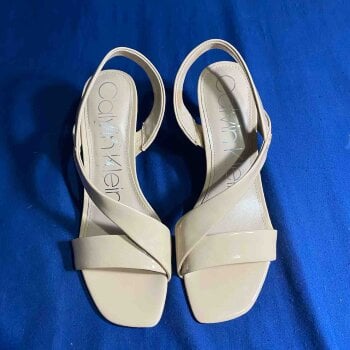 Tacones básicos CK de Calvin Klein de segunda mano GoTrendier