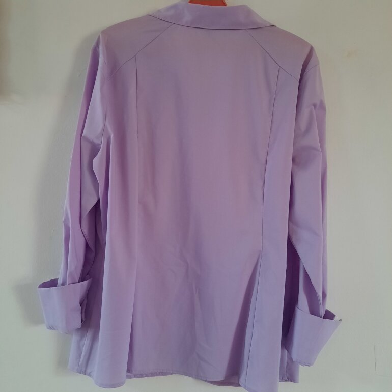Blusa Pierre Cardin lila de segunda mano GoTrendier