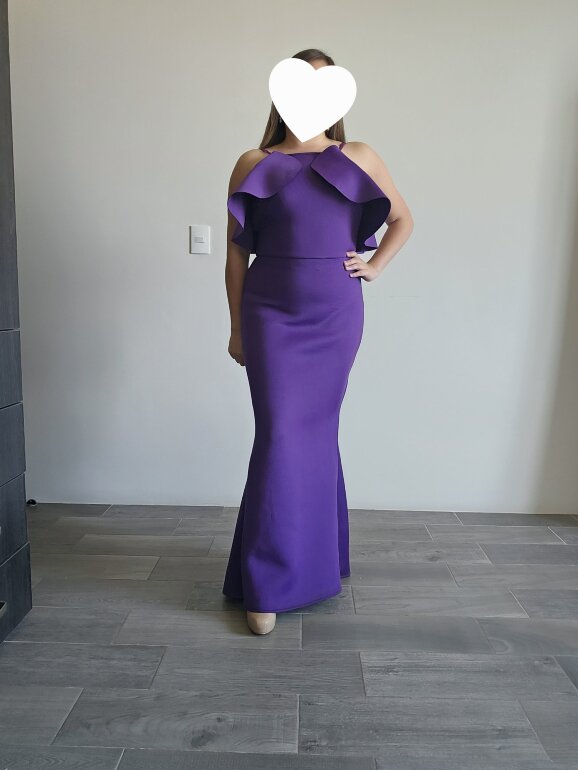 Hermoso vestido morado tela scuba largo de Otras marcas de segunda