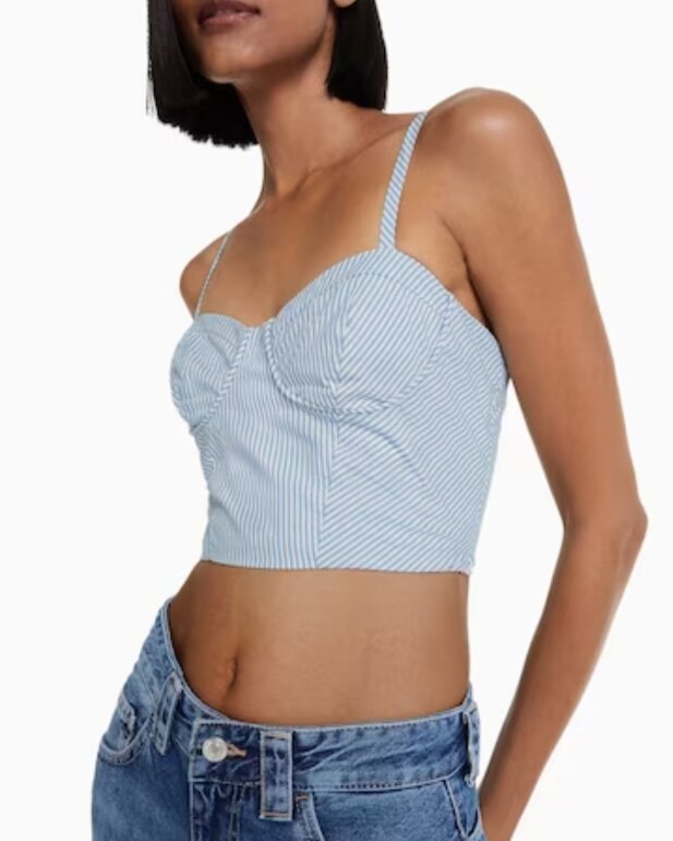 Top de rayas azul y Bershka de segunda mano GoTrendier