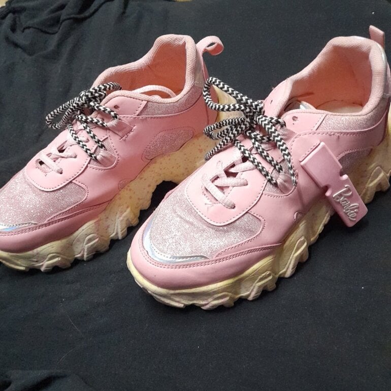 Tenis de barbie chunky rosas de segunda mano GoTrendier