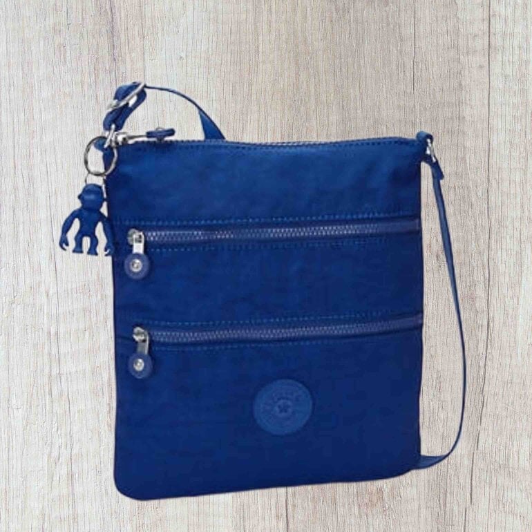 Crossbody color azul rey, marca Kipling de segunda mano GoTrendier