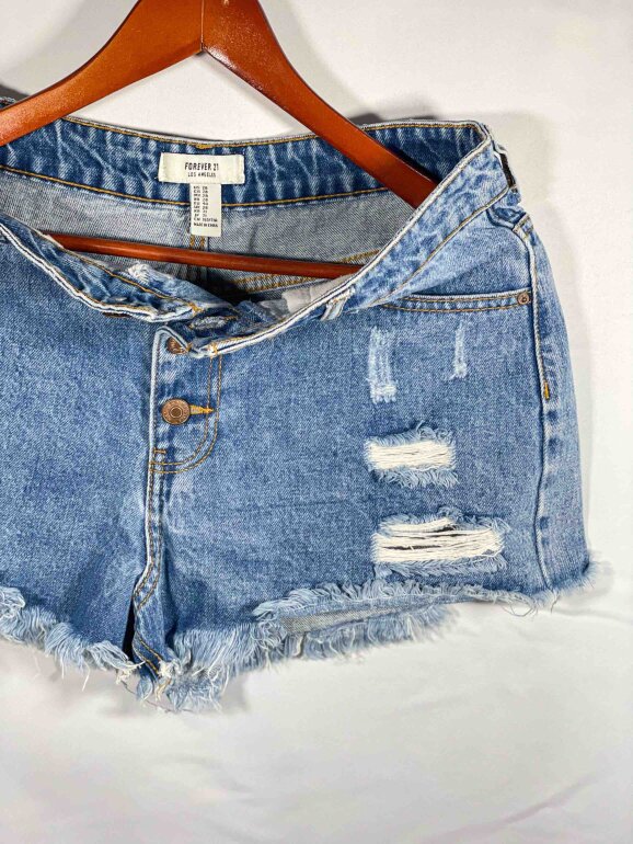 Short Roto De Mezclilla Clara Forever 21 de segunda mano GoTrendier