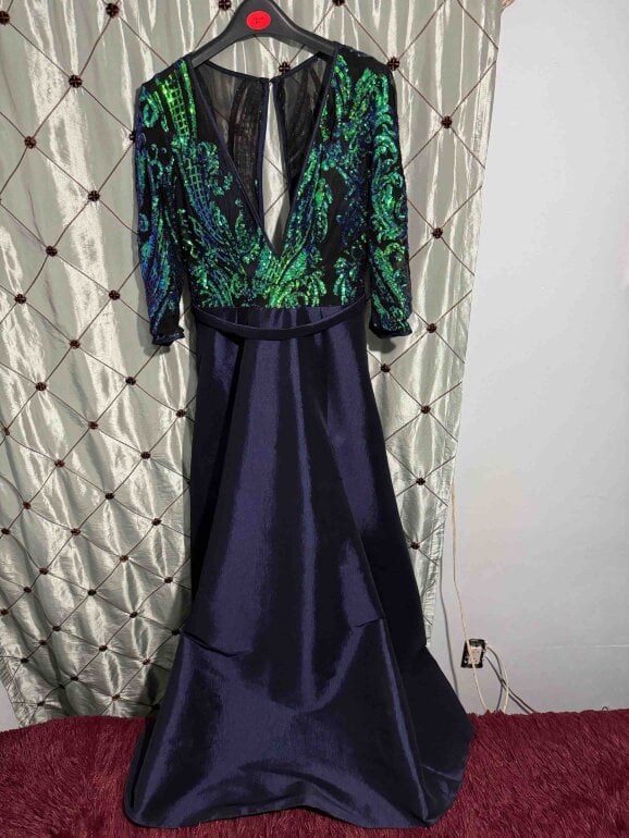 Vestido maxi escote profundo de Ema Valdemossa de segunda mano