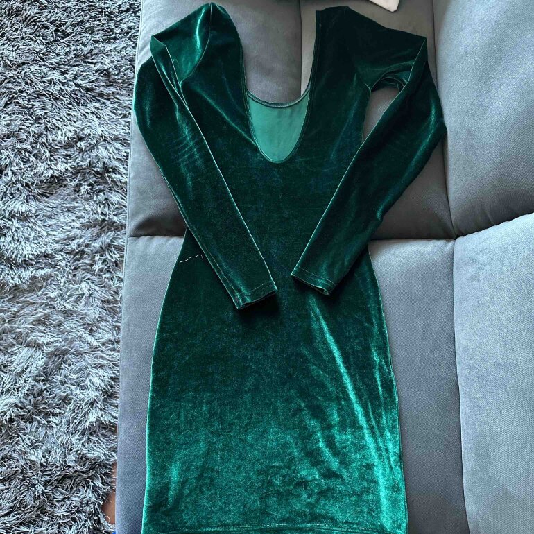 Vestido verde terciopelo de American Apparel de segunda mano - GoTrendier