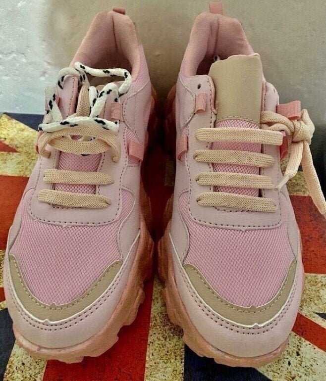 Tenis rosas Barbie de plataforma de Otras marcas de segunda mano