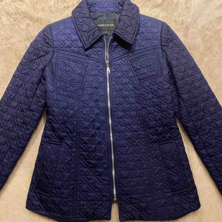 Chamarra azul marino, talla de Karla D' Liz de segunda mano