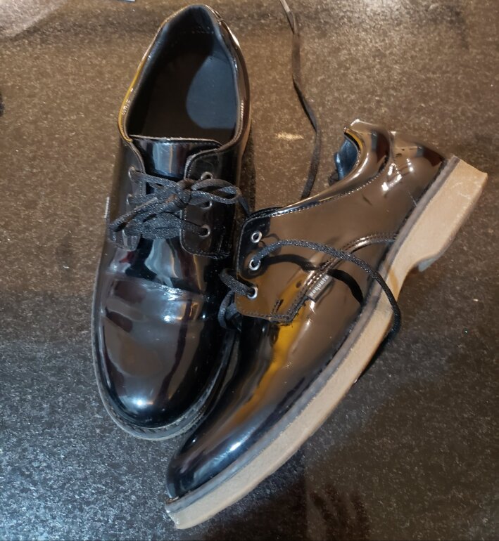 Zapato de charol unisex 25 CM de Coqueta y audaz de segunda mano