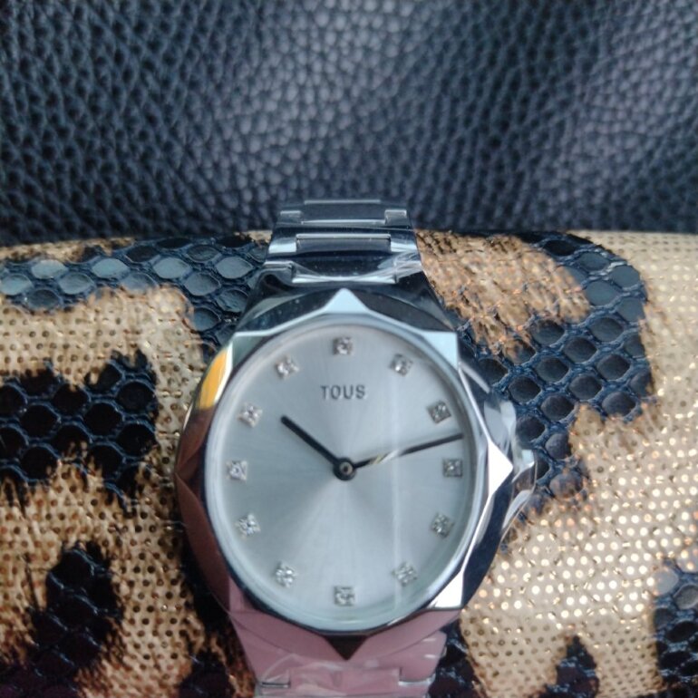 Reloj analógico con brazalete de acero T-Logo