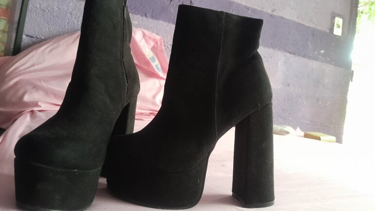 Botas tipo Bratz de Price Shoes de segunda mano GoTrendier