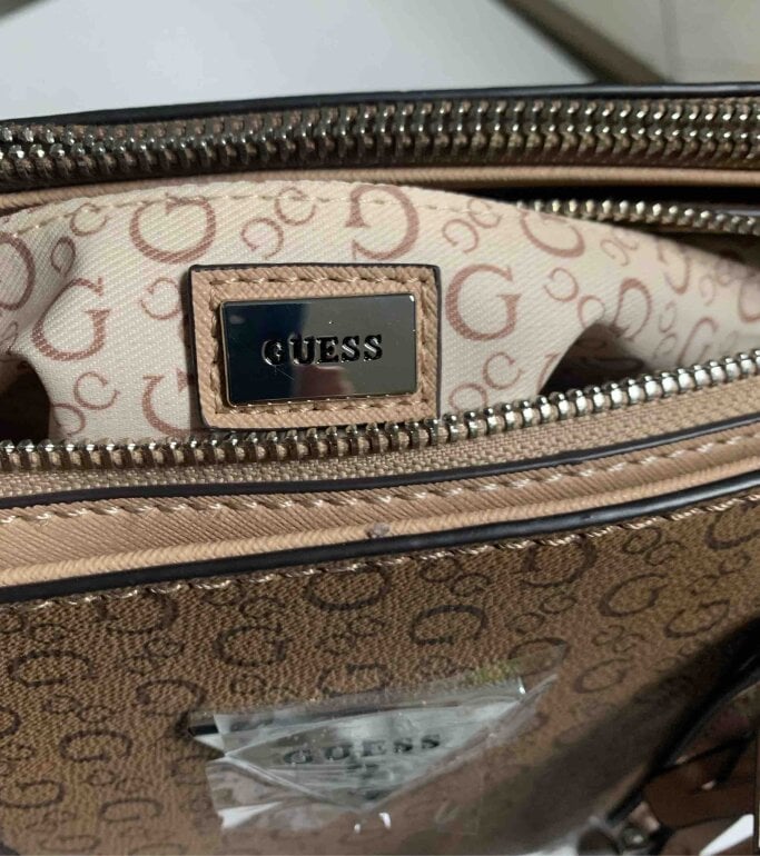 Bolsa Guess cafe de segunda mano GoTrendier