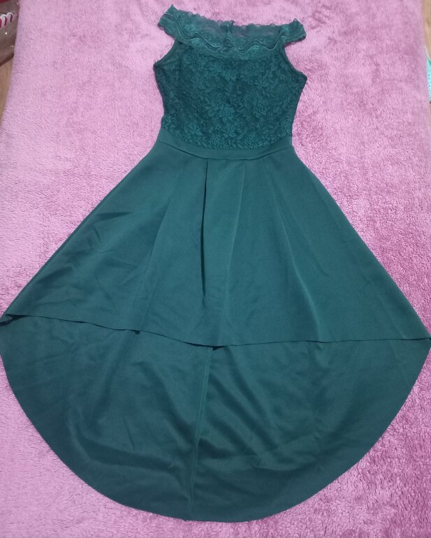 Vestido dama cola de pato de Lineas de segunda mano