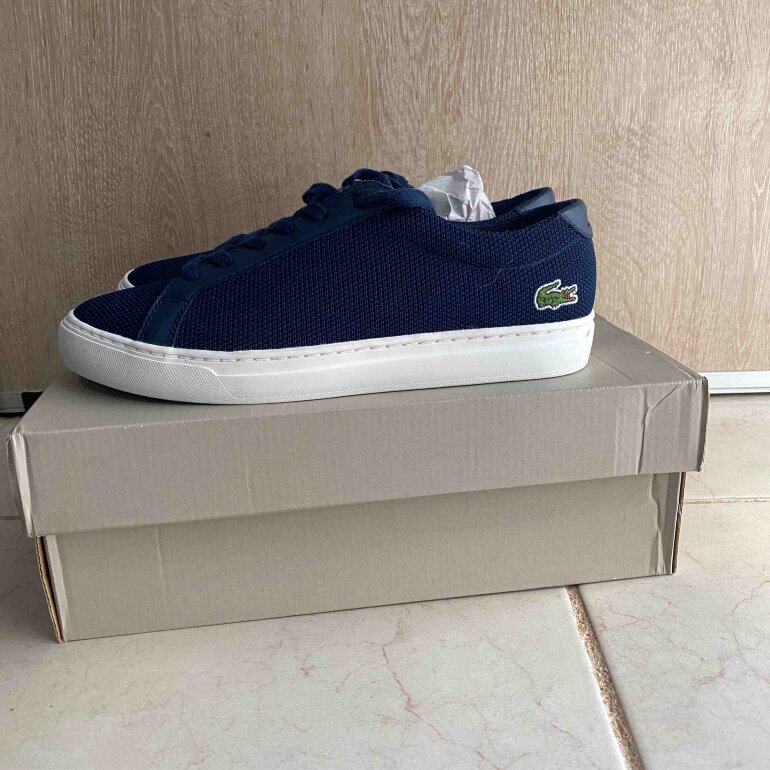 Tenis Lacoste azul marino de segunda mano GoTrendier