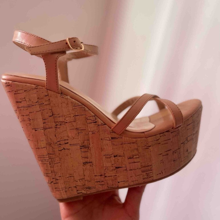 Sandalias SHEIN nude plataformas de segunda mano GoTrendier