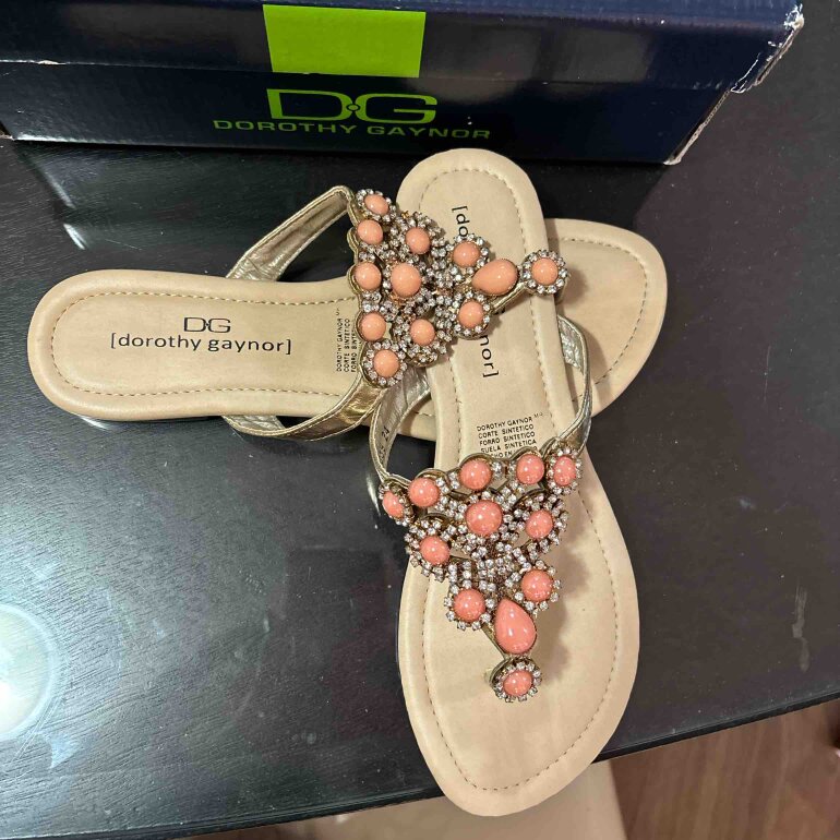 Huaraches de piso Andrea mamey de Dorothy Gaynor de segunda