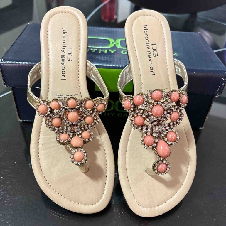 Huaraches de piso Andrea mamey de Dorothy Gaynor de segunda