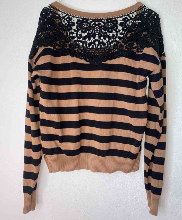 Suéter café con rayas de Dolled Up de segunda mano