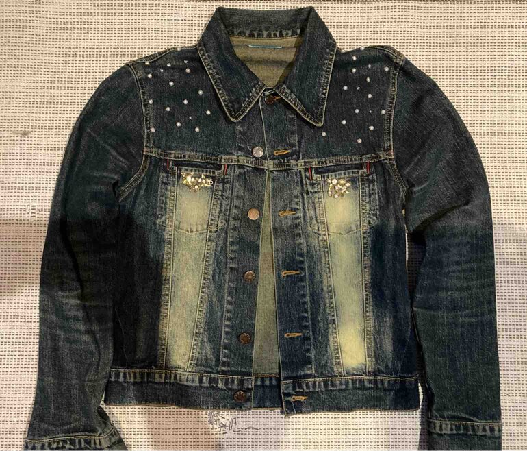 Chamarra mezclilla con perlas de Dog & Cats de segunda mano