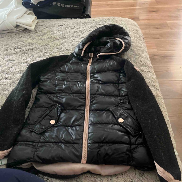 Chamarra negra MK ni?�a de Michael Kors de segunda mano - GoTrendier