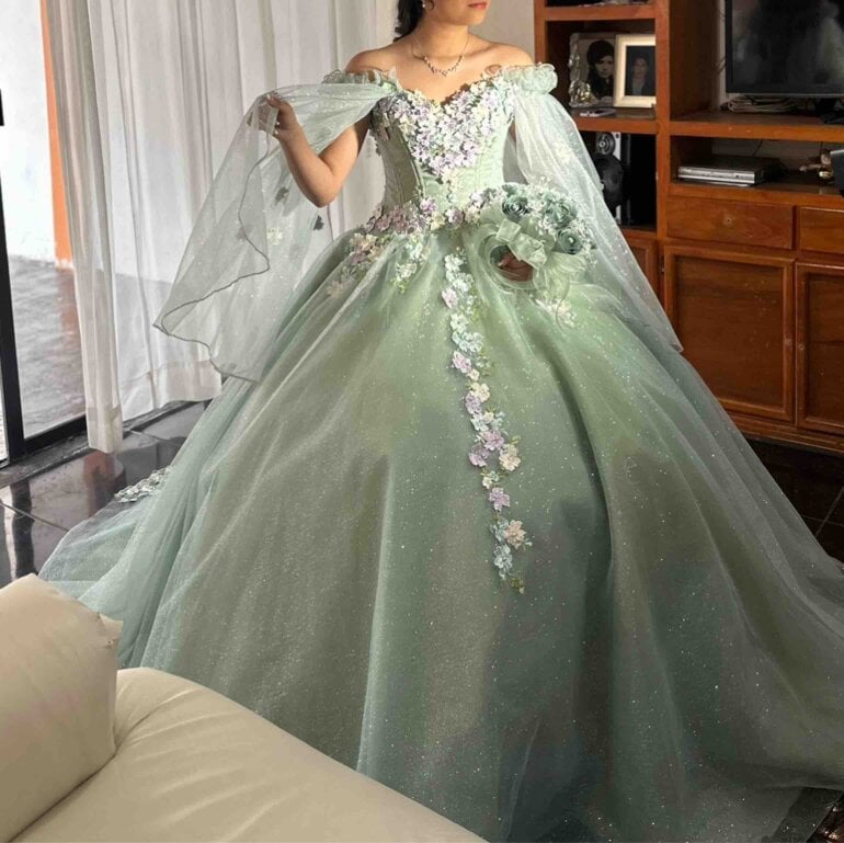 Vestido XV años, Verde con de Pastel de segunda mano