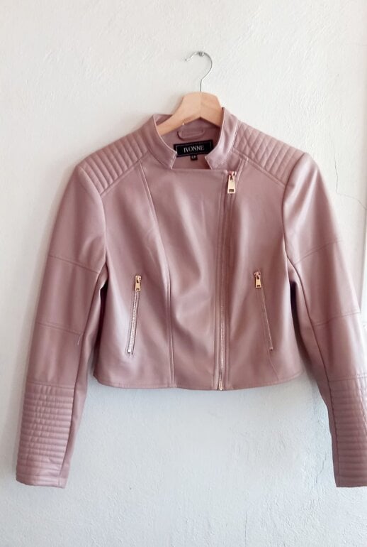 Chamarra Ivonne imitación piel rosa de segunda mano GoTrendier