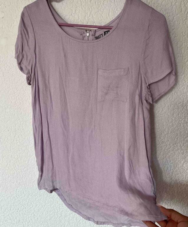 Blusa lila corte cola de pato de That's It de segunda mano