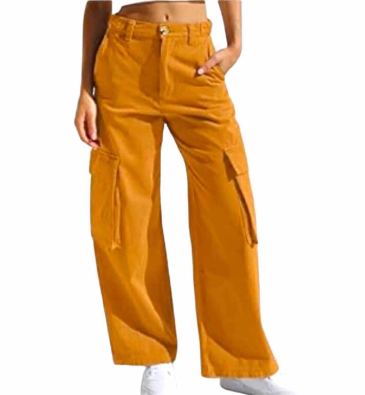 Cargo color Mostaza de Pull & Bear de segunda mano GoTrendier