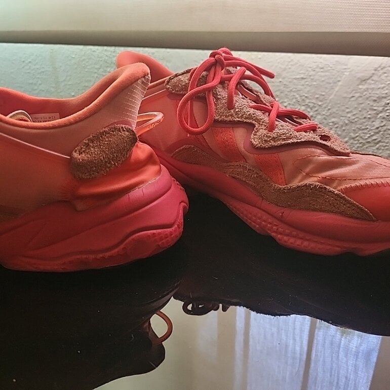 Adidas Ozweego rojos versión 2098 de segunda mano GoTrendier