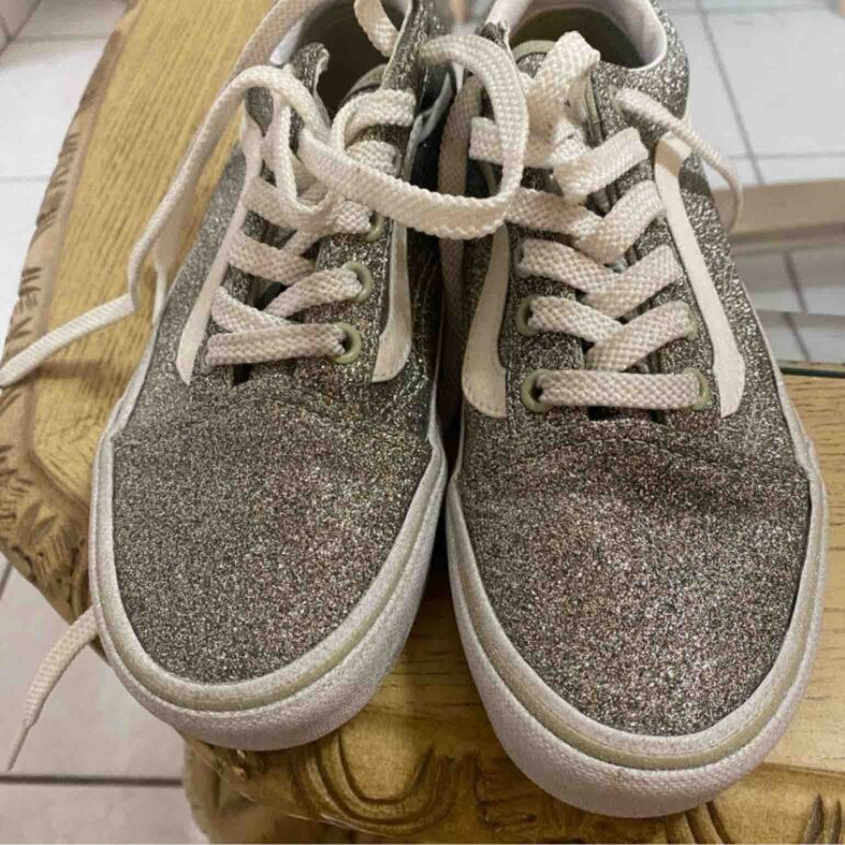 Vans de brillos de segunda mano GoTrendier
