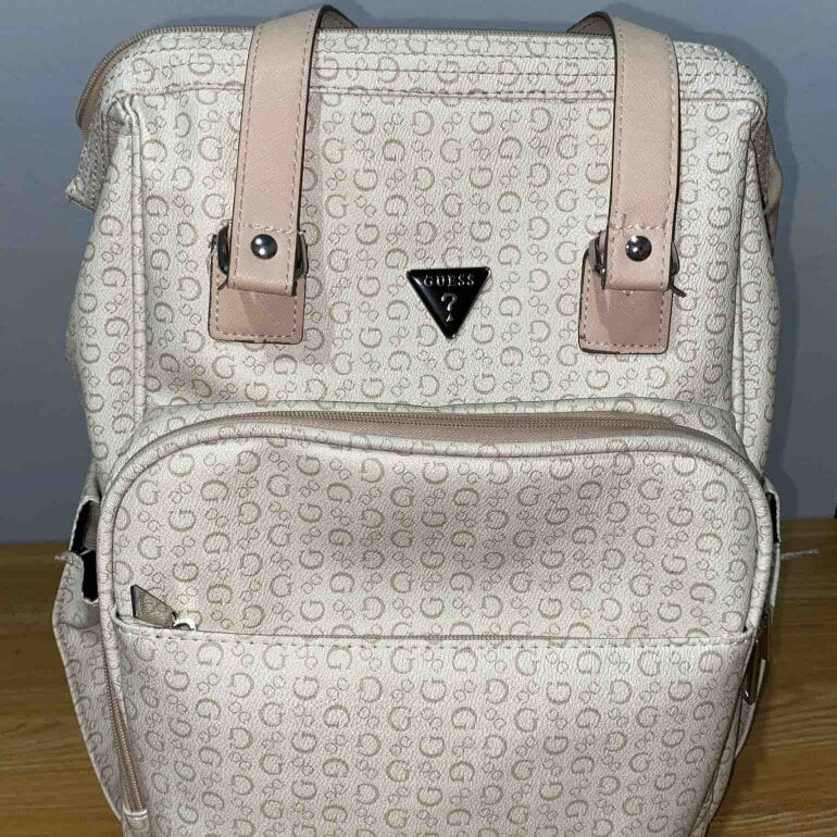 Pañalera para bebés de GUESS de segunda mano GoTrendier