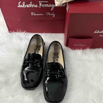 Mocasines Ferragamo Charol Auténticos de segunda mano GoTrendier