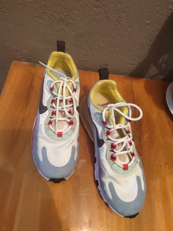 Tenis Nike AirMax 270 React Bauhaus de segunda mano - GoTrendier