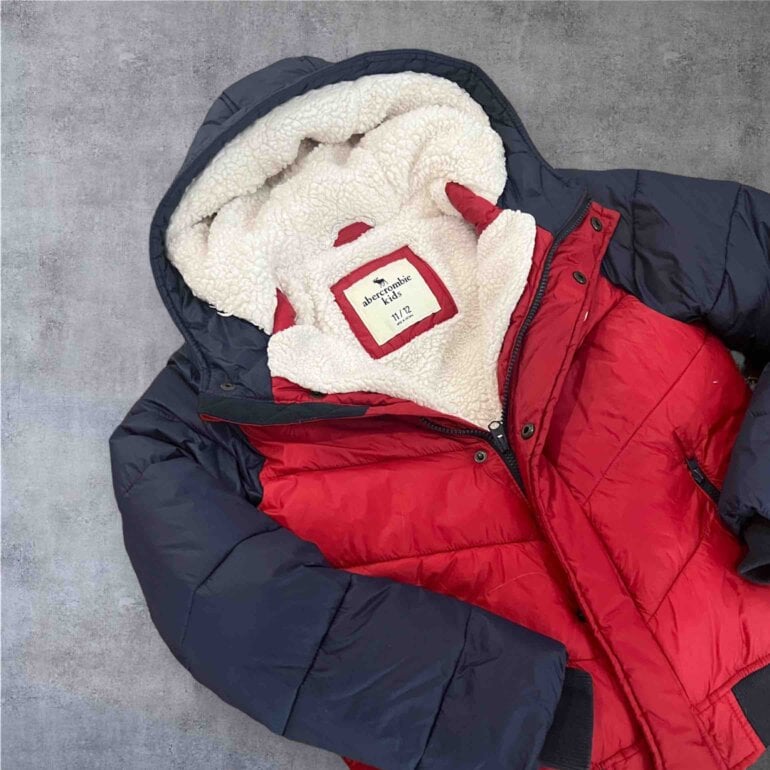 Chamarra calientita para niño de Abercrombie Kids de segunda mano