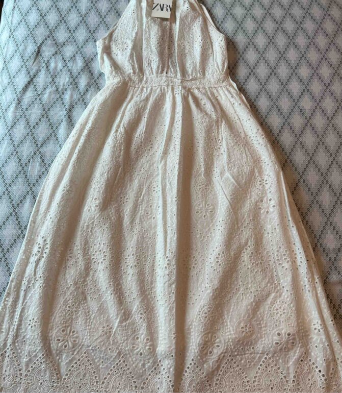 Vestido Blanco Bordados de Zara de segunda mano GoTrendier