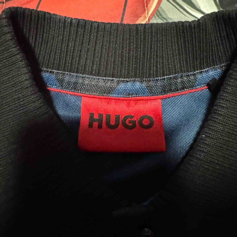 Camisa HUGO con mograma de Hugo Boss de segunda mano GoTrendier