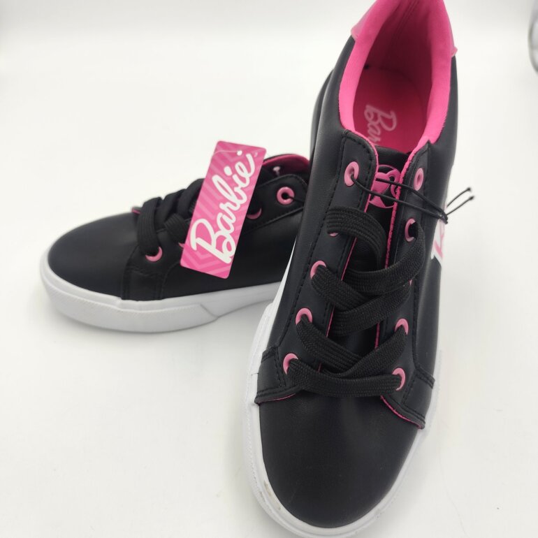 Tenis negros Barbie de segunda mano GoTrendier