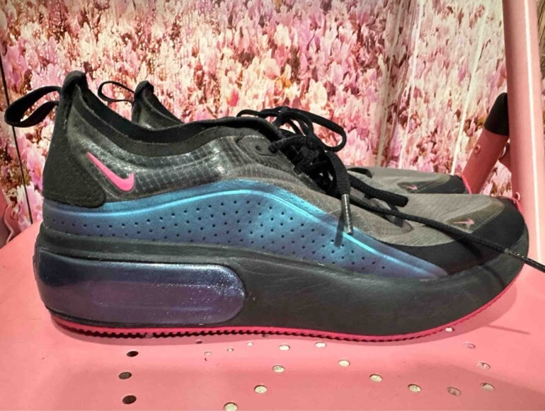 Tenis Nike tornasol metalizado de segunda mano GoTrendier