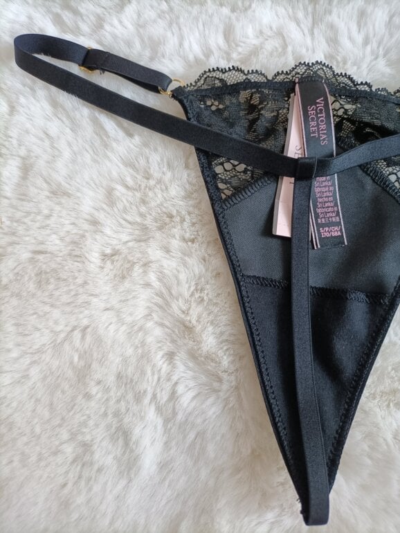 Tanga negra de hilo Victoria's Secret de segunda mano GoTrendier