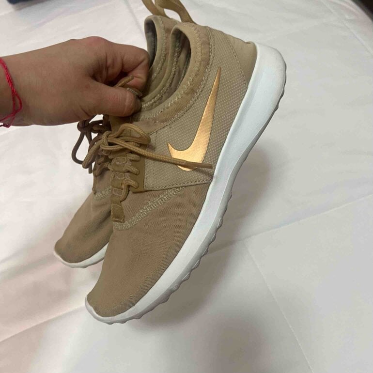 nike roshe beige