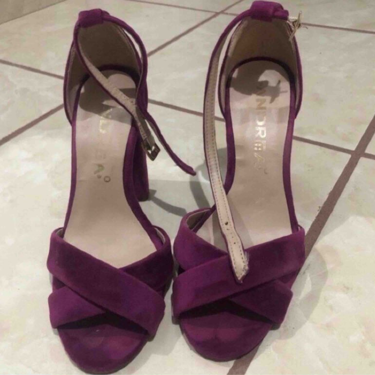 Zapatillas moradas andrea de segunda mano GoTrendier
