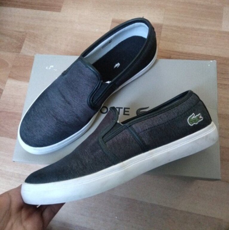 Tenis Lacoste color azul jaspeado de segunda mano GoTrendier