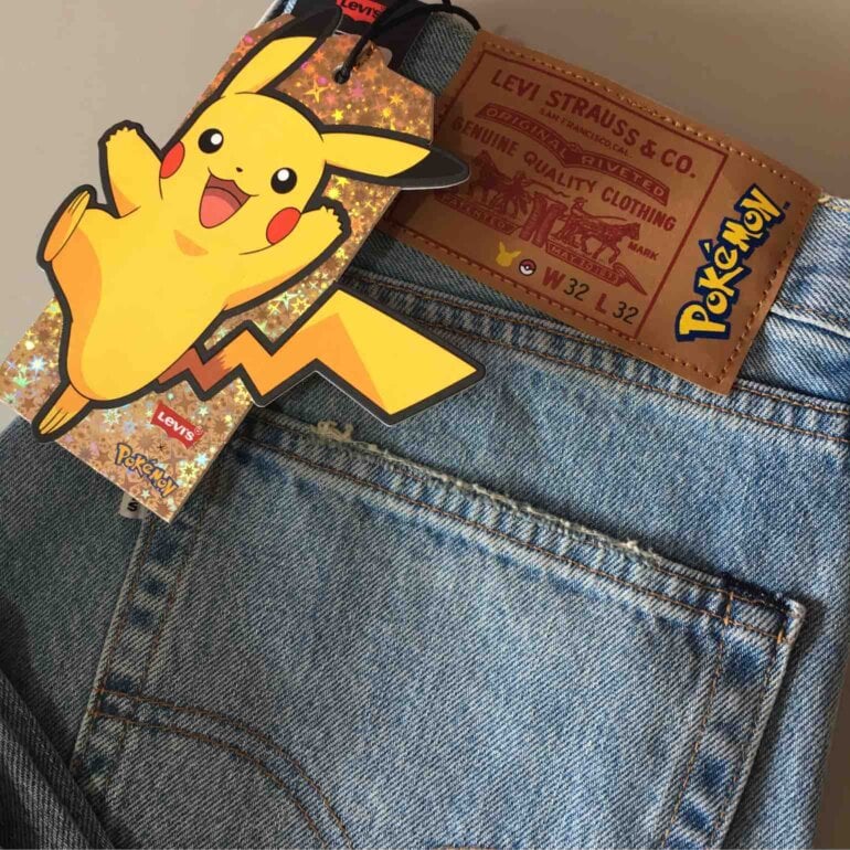 Jeans Levi's x Pokemon de Levi's de segunda mano - GoTrendier