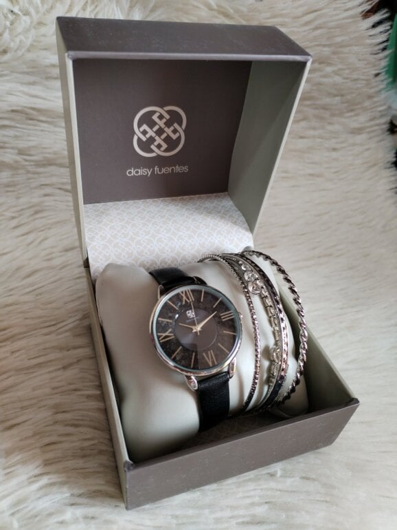 Pulsera Daisy Reloj Marca Daisy Fuentes Cojin Bordado 45x45 Cm