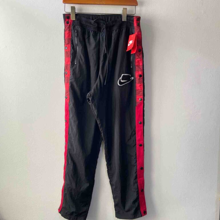 pantalon con botones nike