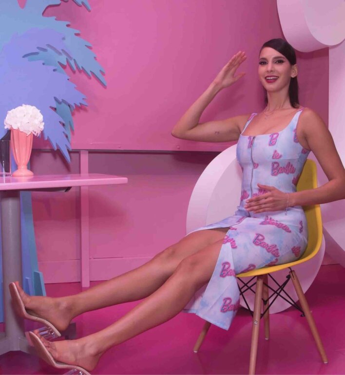 Vestido midi Barbie x Bershka de segunda mano GoTrendier