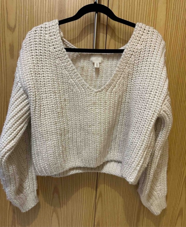 Hermoso suéter tejido blanco de H&M de segunda mano GoTrendier