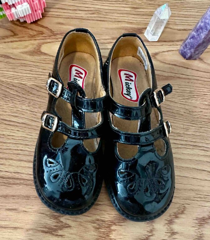 Zapatos charol negro de Mickey & Co de segunda mano GoTrendier