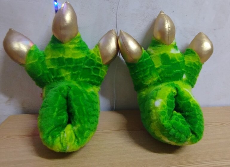 Pantuflas unitalla garra dinosaurio de Otras marcas de segunda